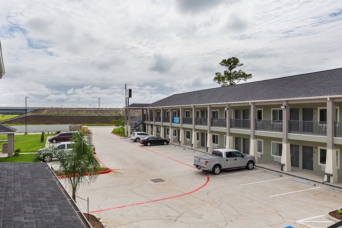 Scottish Inns & Suites Crosby, TX