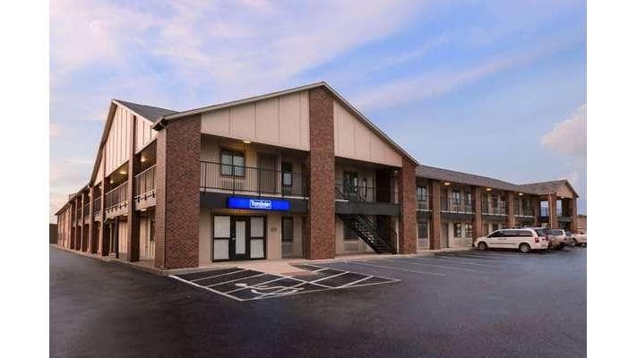 Travelodge by Wyndham Wellington KS