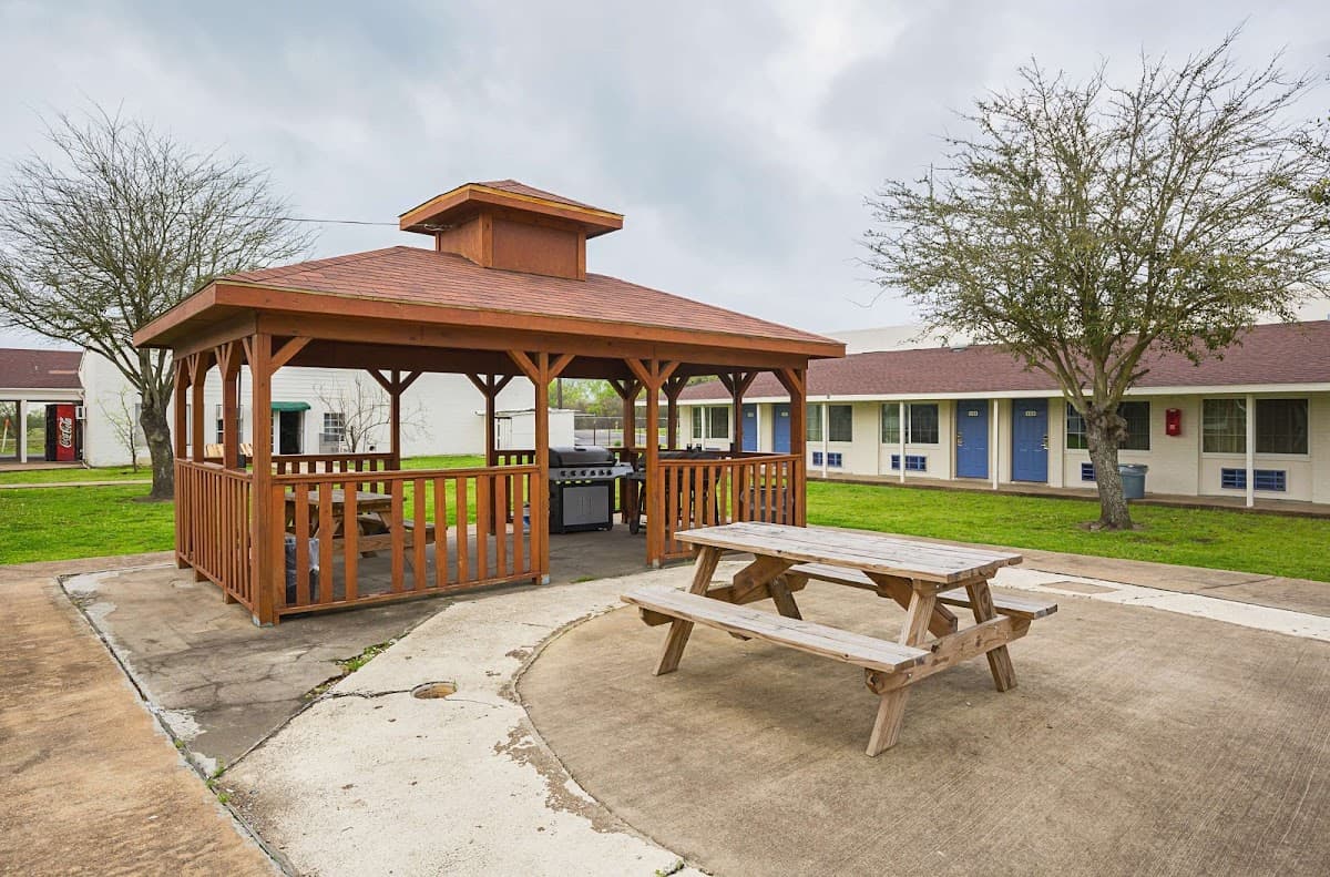 Motel 6 Madisonville, TX