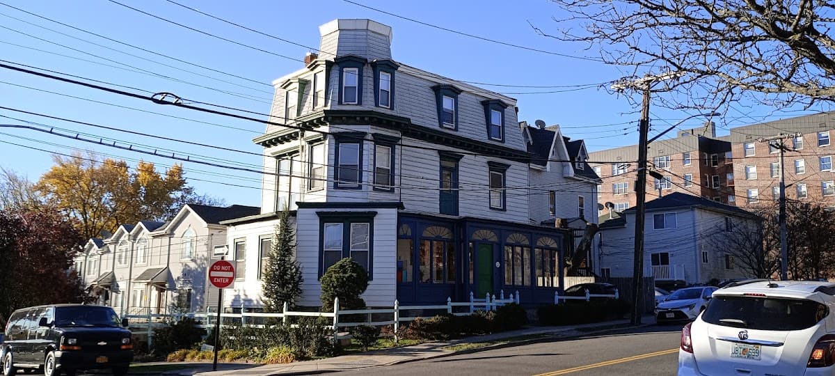 Fort Pl B&B & Gallery