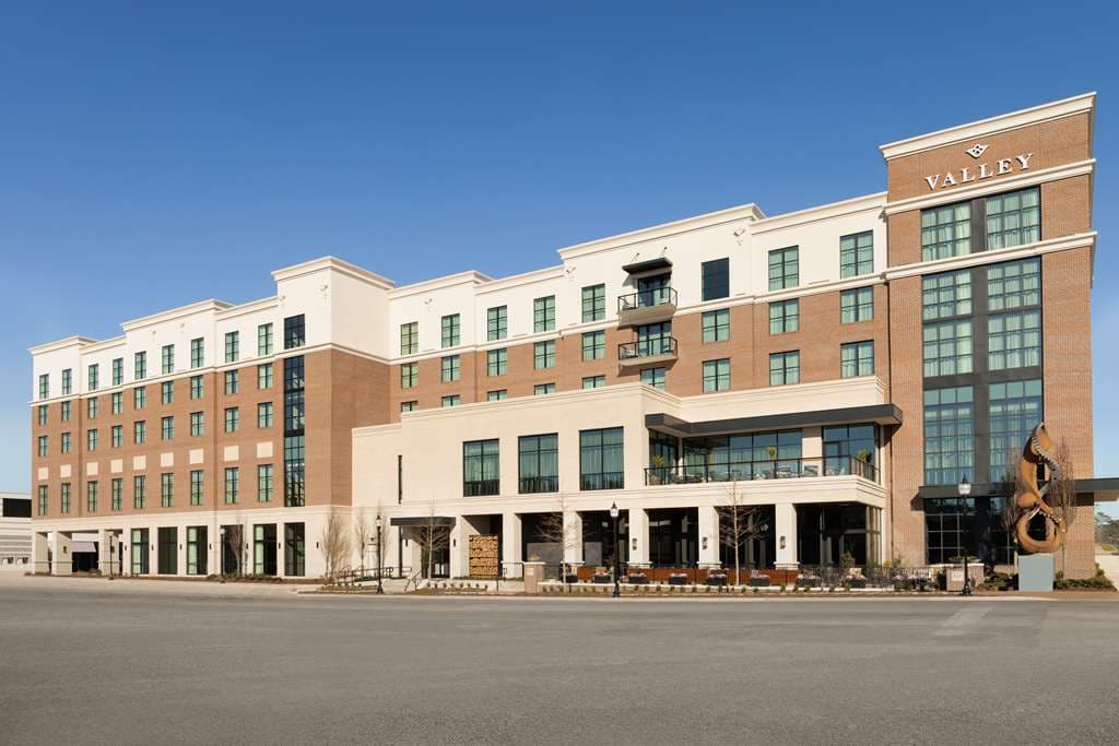 Valley Hotel Homewood Birmingham, Curio Collection by Hilton
