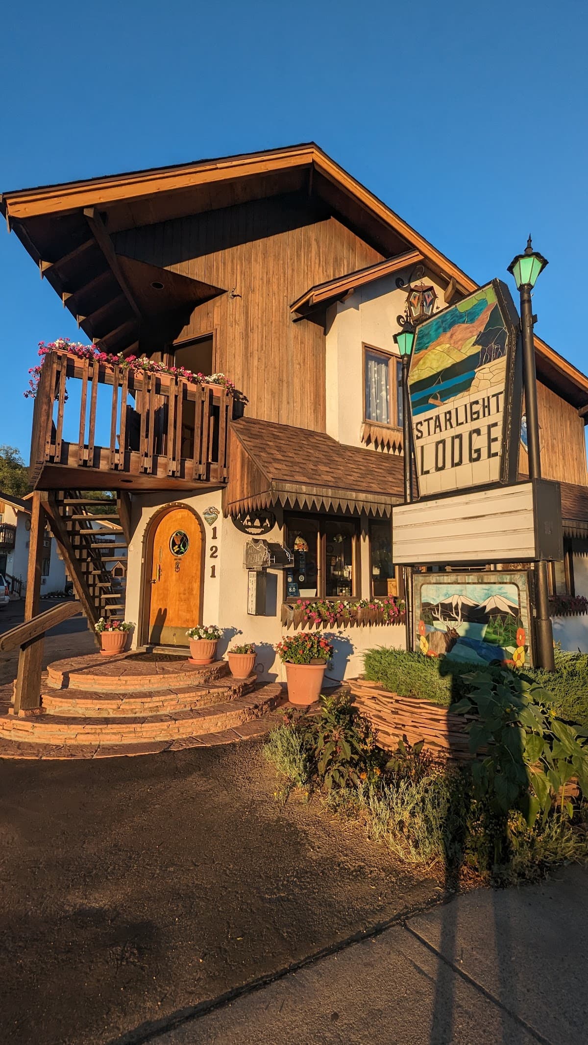 Starlight Lodge