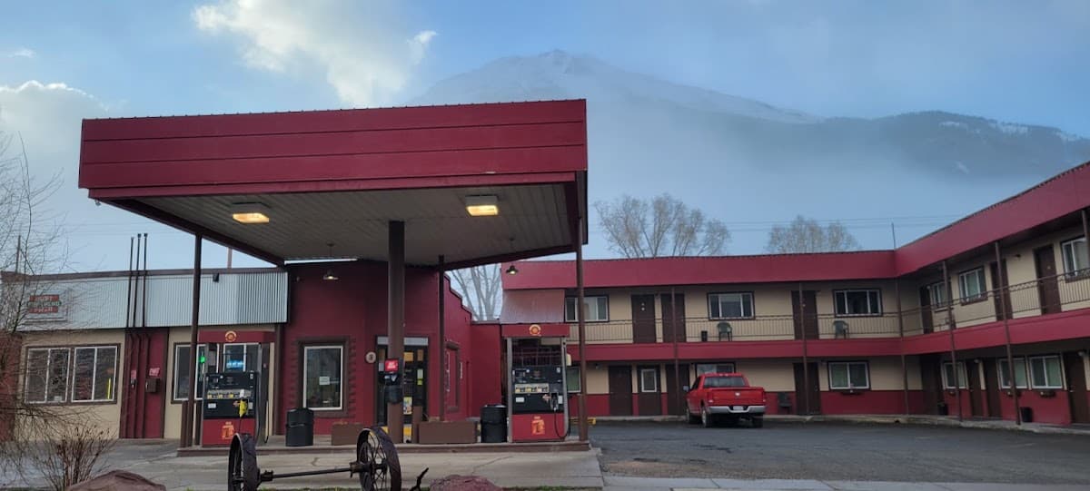 Triangle Motel