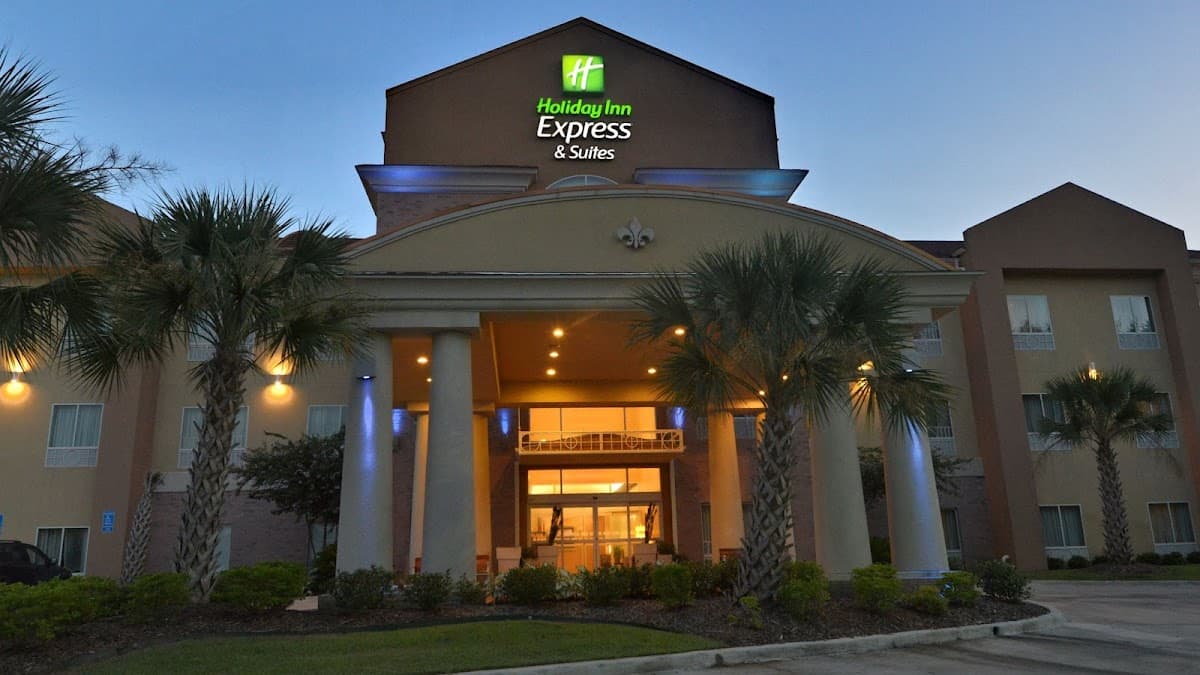 Holiday Inn Express & Suites Baton Rouge North by IHG
