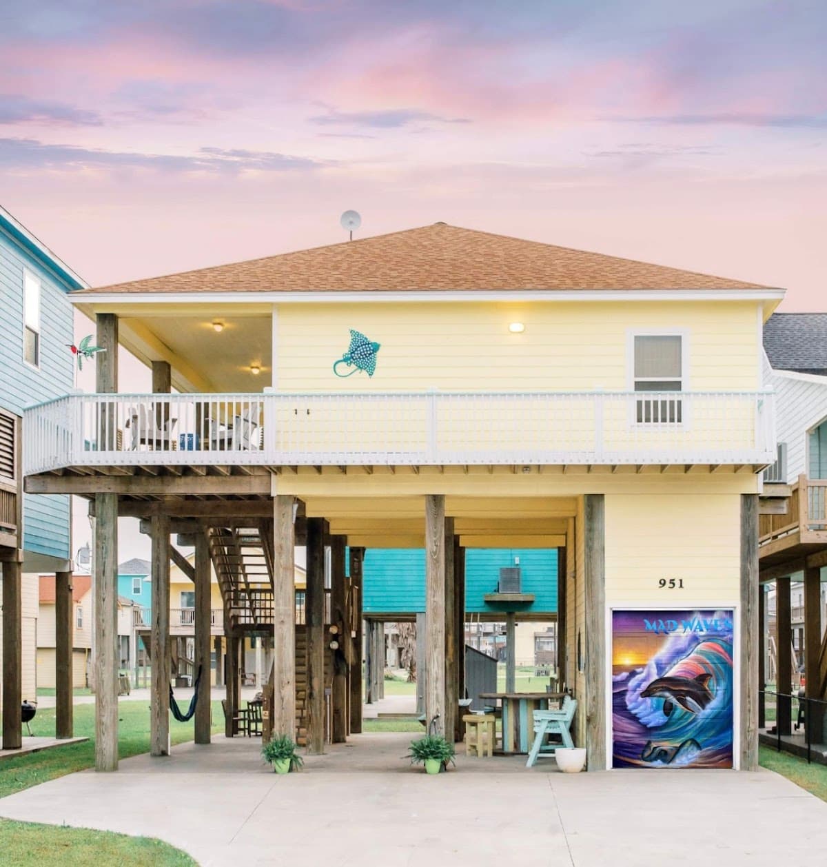 MAD Waves Beach House