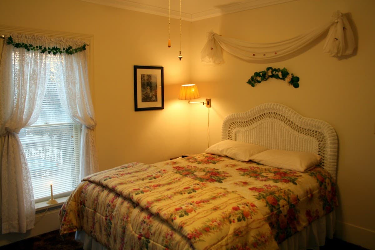 Gables Bed & Breakfast Inn