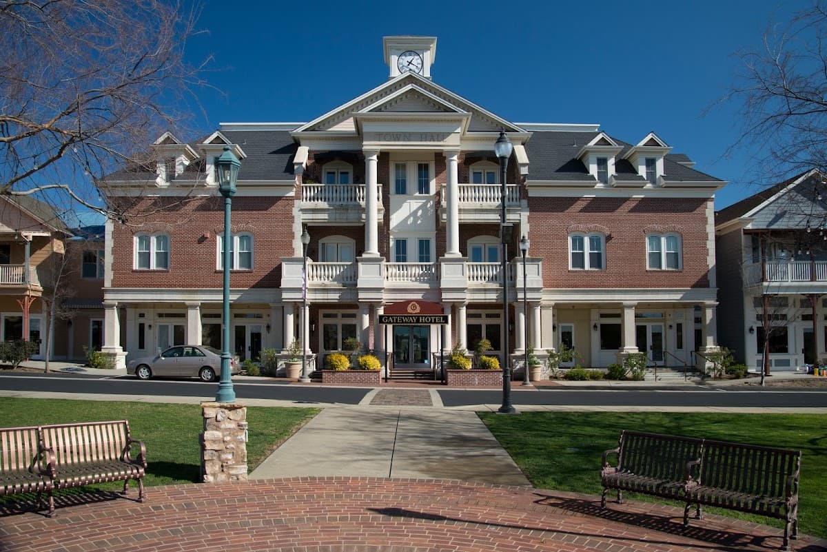 The Gateway Hotel
