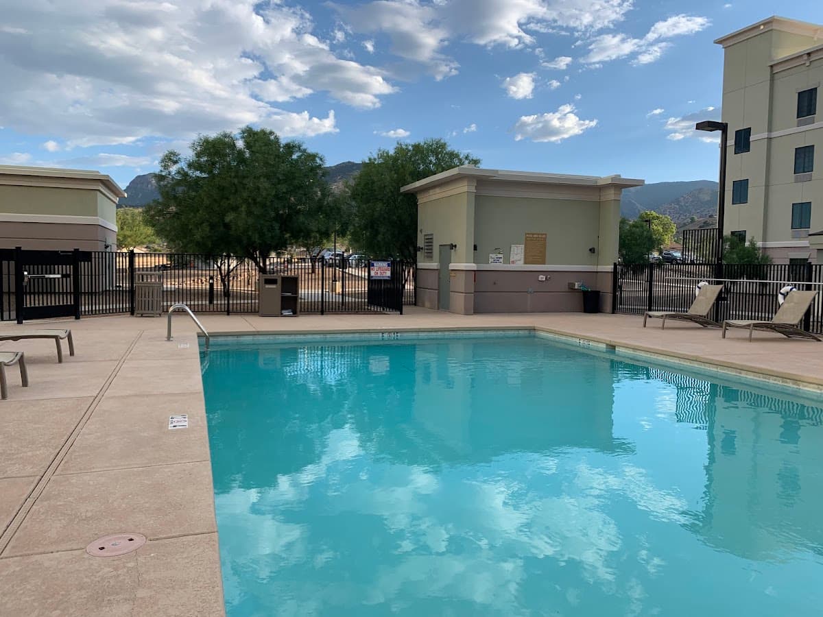 Candlewood Suites Building 44420