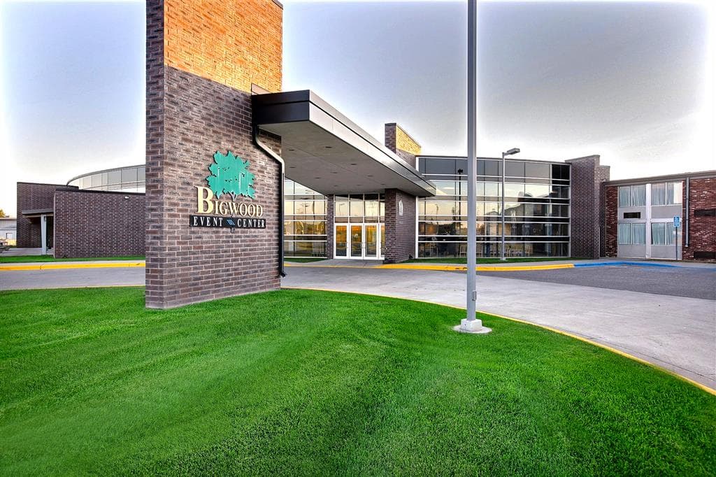 Country Inn & Suites by Radisson, Fergus Falls, MN