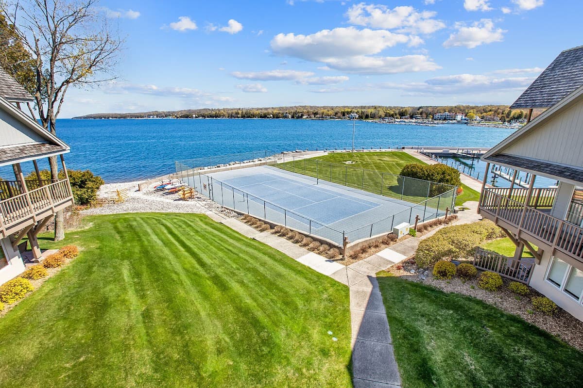 The Yacht Club at Sister Bay