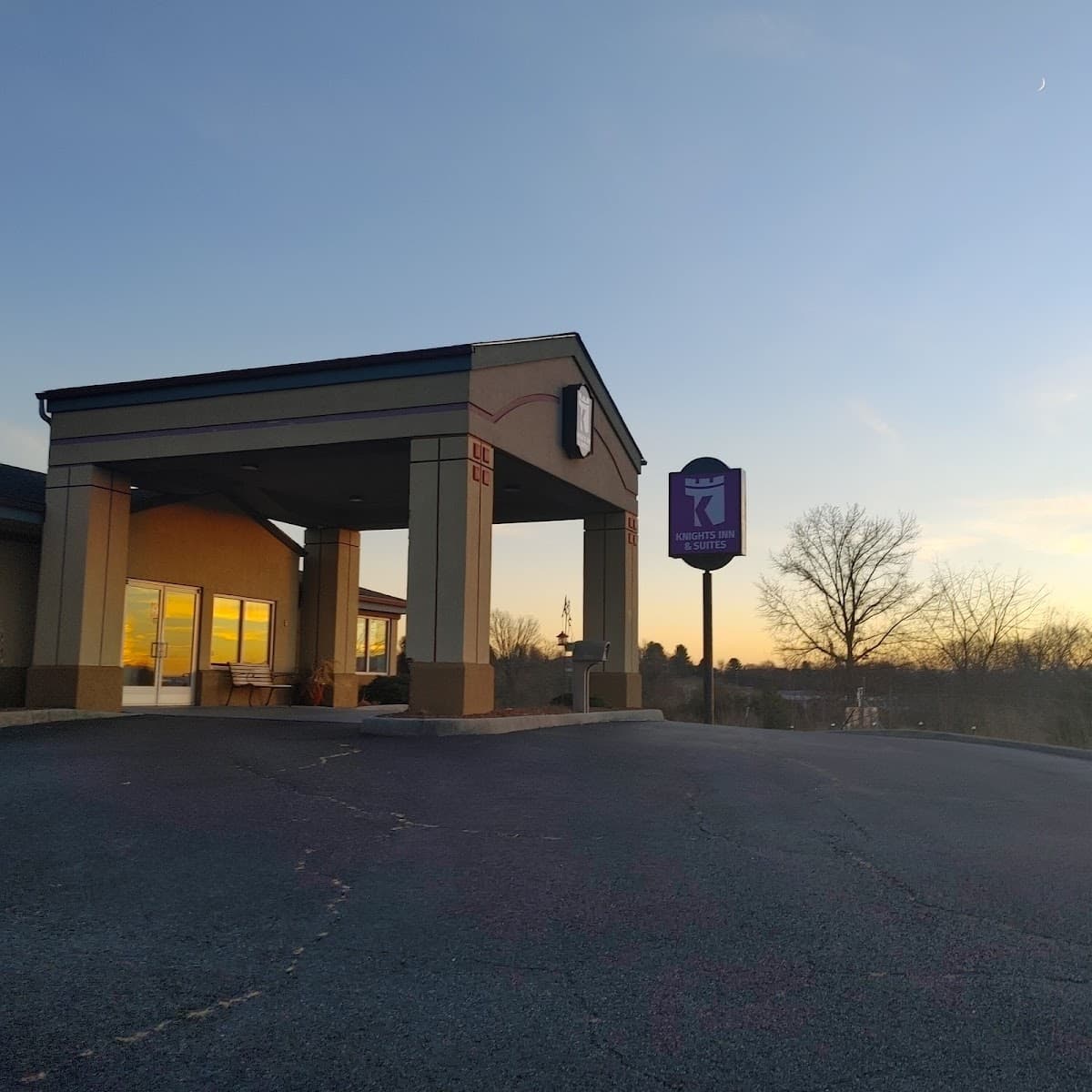 Knights Inn & Suites Dublin