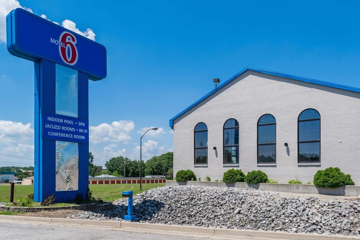 Motel 6 Richmond, IN
